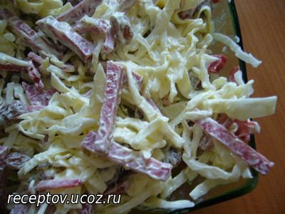 Капуста с копченой колбасой рецепт